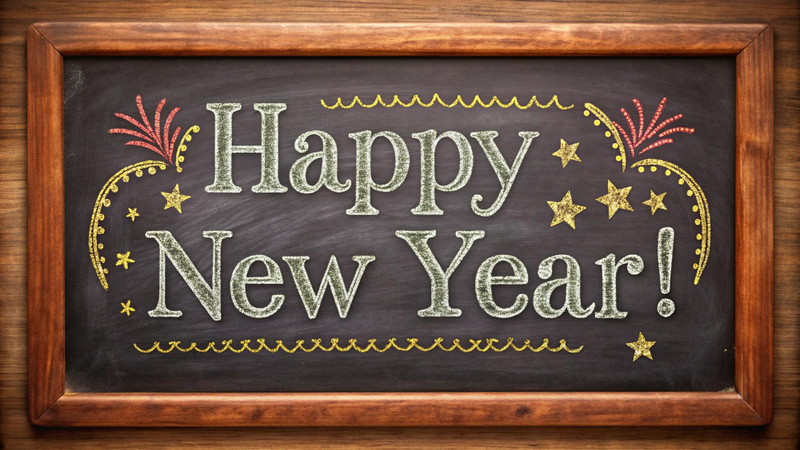 Alt: Trang trí Tết mầm non đơn giản trên bảng đen lớp học.