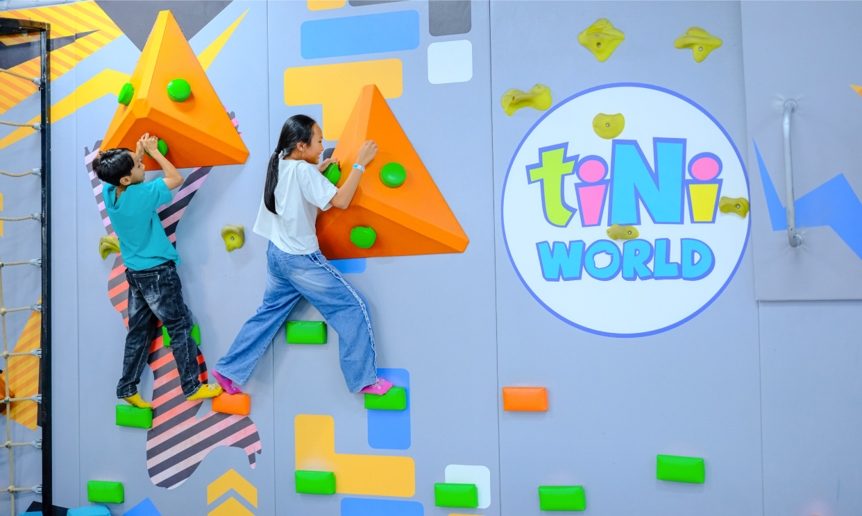 chao-mung-doi-tac-tiniworld_003.jpg
