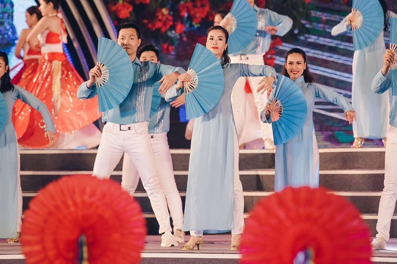 Alt: Tiết mục văn nghệ trong chương trình year end party