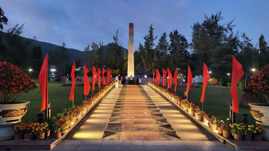 con-dao-co-nhung-diem-du-lich-nao.jpg