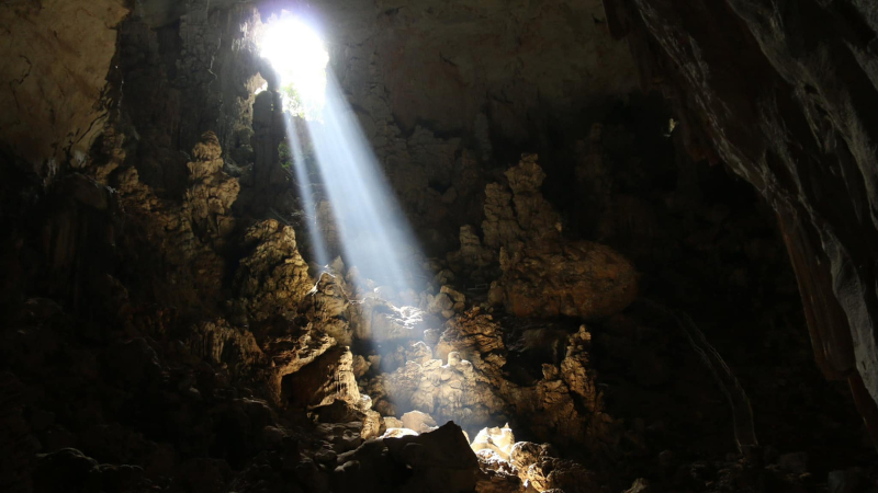Hệ thống hang động Hang Sáng - Hang Tối tại Ninh Bình