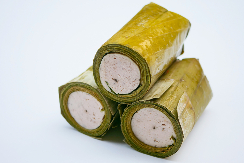 Alt: Giò lụa chả quế dùng làm những món quà biếu Tết