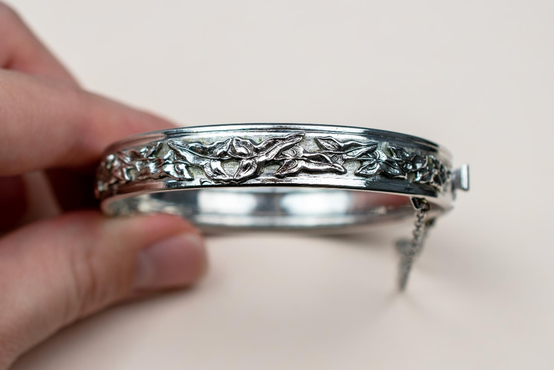 Alt: Mua gì tặng vợ ngày 14/2 với vòng tay mang ý nghĩa gắn bó