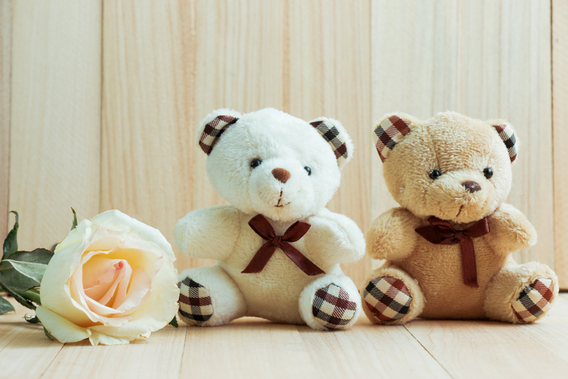 Alt: Gấu bông làm quà Giáng sinh cho người yêu ngọt ngào.