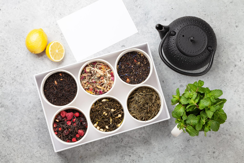 Alt: Trà thảo mộc quà Tết sức khỏe.