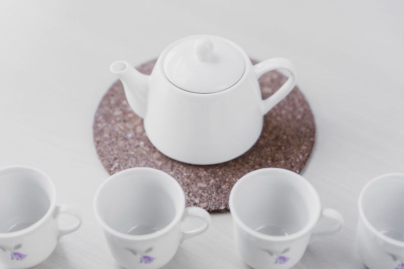 Bộ ấm trà sứ trắng cho quà tặng doanh nhân nữ