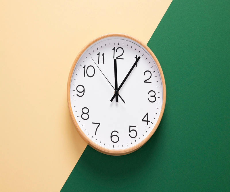 Đồng hồ treo tường tặng công ty