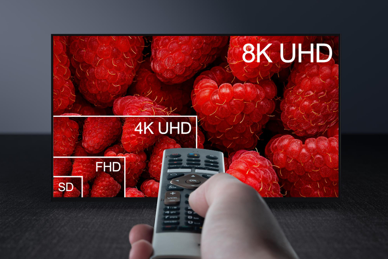 Alt: Mua gì tặng vợ ngày 14/2 với tivi dùng chung tại nhà