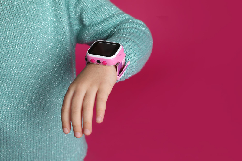 Alt: Đồng hồ trẻ em làm quà sinh nhật cho bé gái