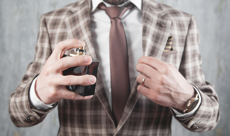 Alt: Nước hoa dành cho quà kỷ niệm ngày cưới.