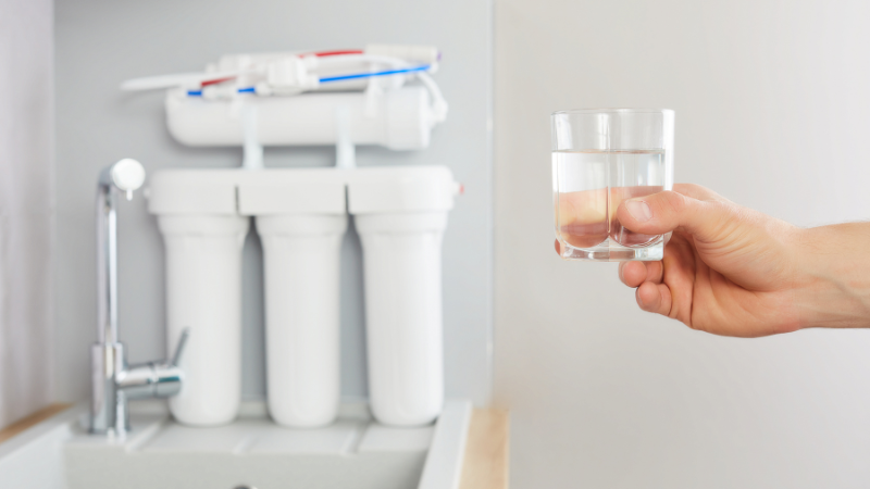 Máy lọc nước hiện đại được dùng làm quà lưu niệm ý nghĩa