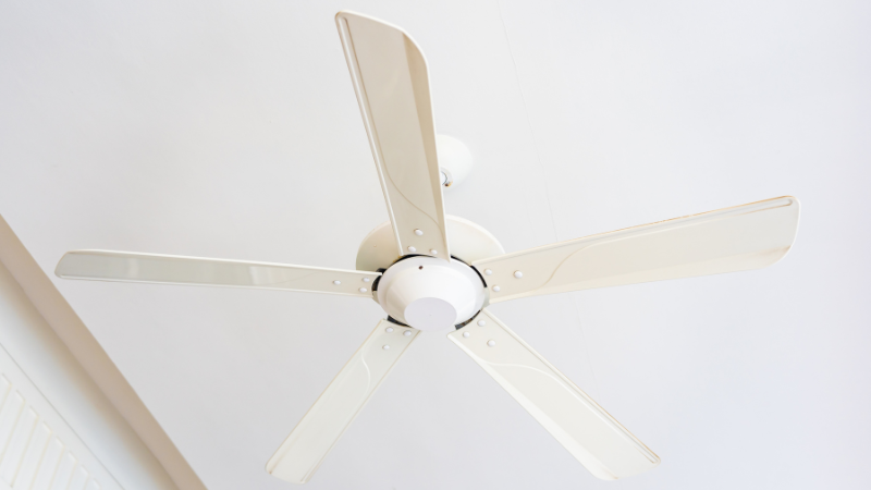 Quạt trần làm quà lưu niệm
