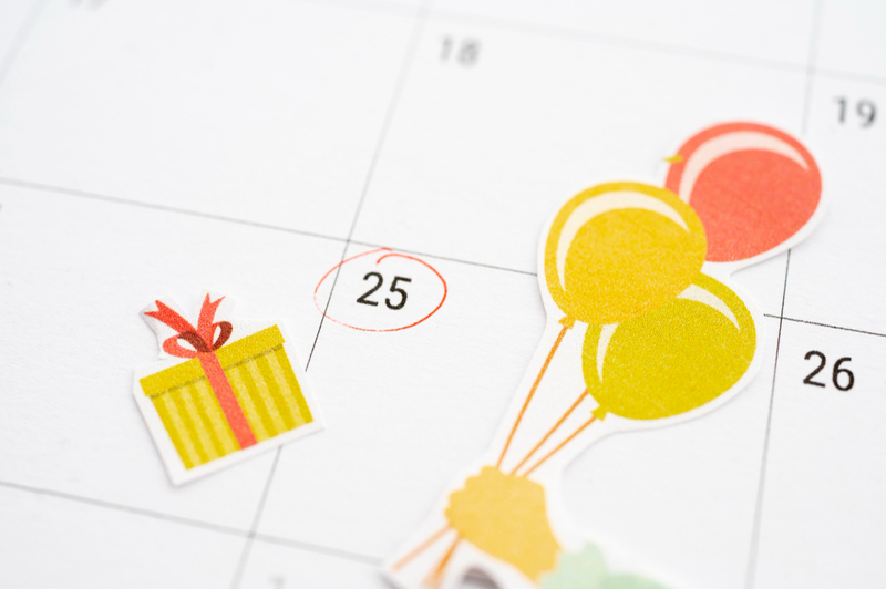 Alt: Quà Noel cho nhân viên – kỳ nghỉ Giáng sinh thoải mái, ý nghĩa.