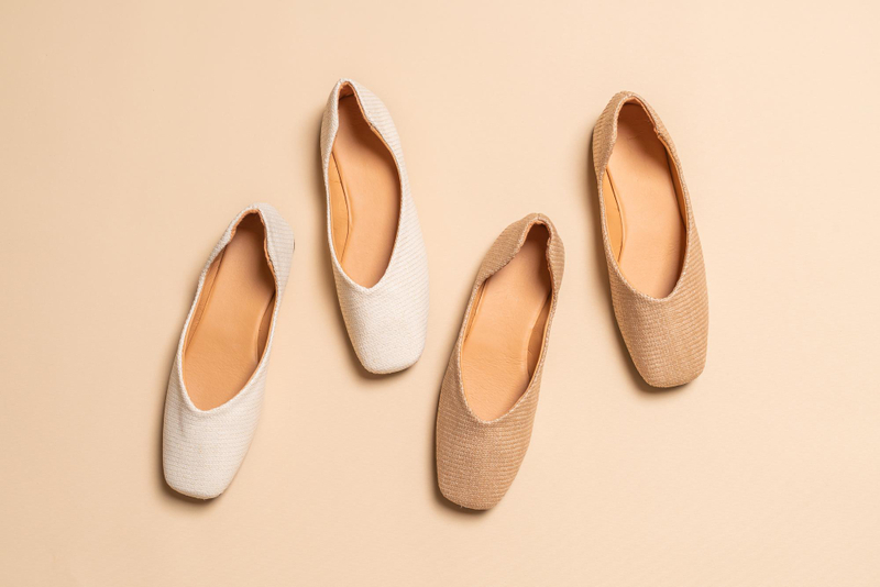 Alt: Giày bệt nhẹ, đế mềm, phù hợp làm quà sinh nhật cho mẹ bầu.