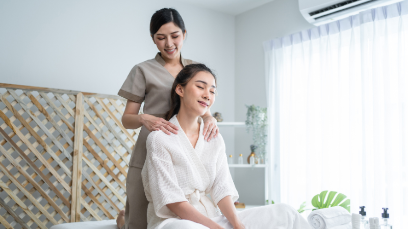 Liệu trình Spa cho chị gái thư giãn