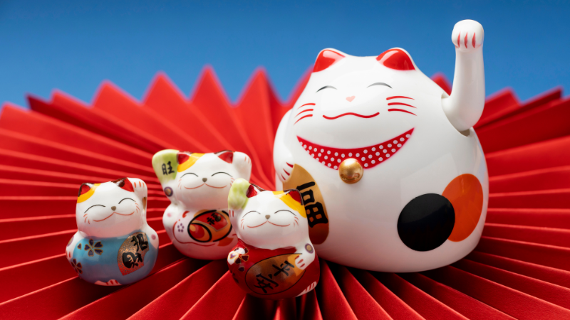 Mèo thần tài làm quà tặng tân gia