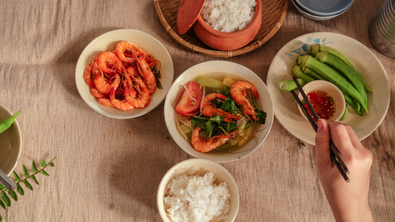 Bữa tối ấm áp nấu ăn tại nhà