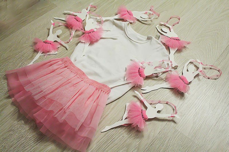 Alt: Quần áo trẻ em làm quà tặng sinh nhật bé gái