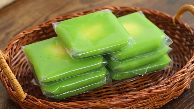 Bánh cốm nhỏ dùng làm quà tặng cho khách mời đám cưới
