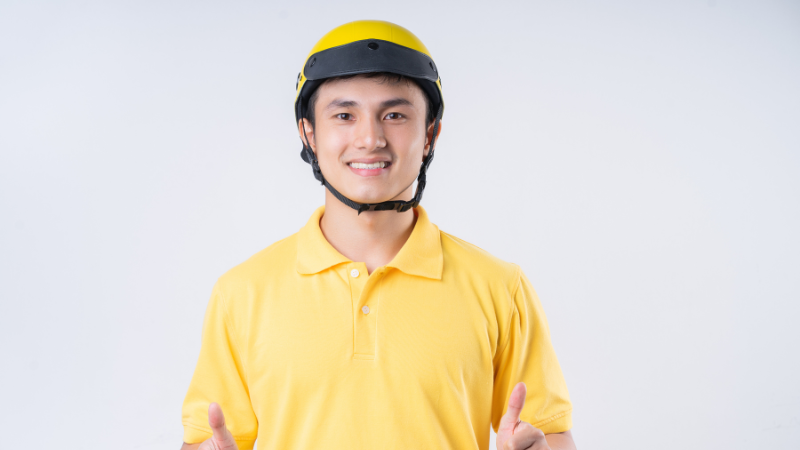 Mũ bảo hiểm tặng công nhân