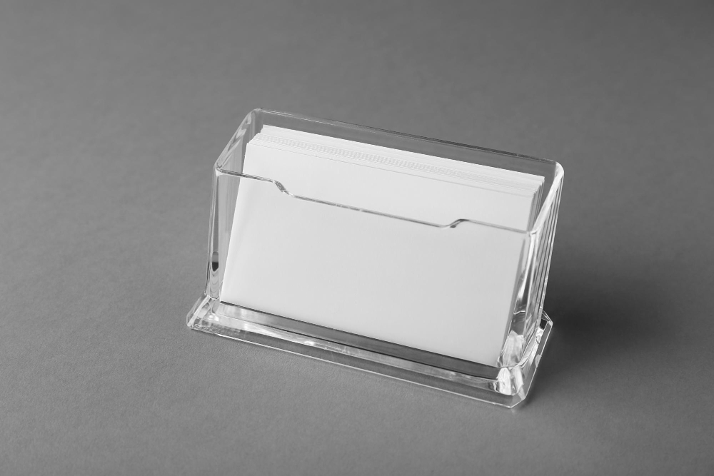 Hộp đựng namecard in logo công ty thiết kế chuyên nghiệp và tiện dụng.