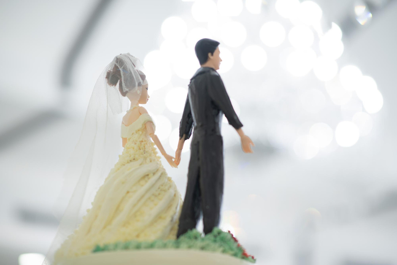 Alt: Tượng đôi cô dâu chú rể dành cho quà cưới.