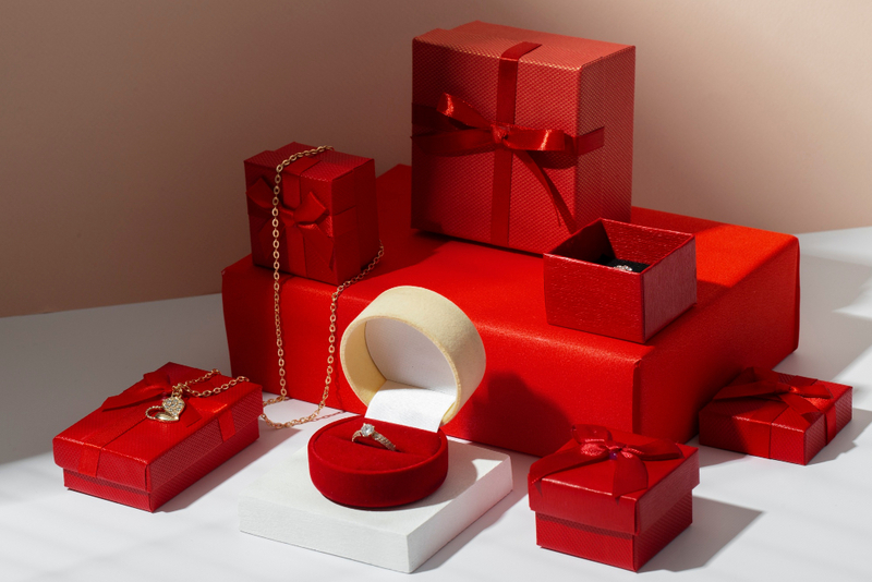 Alt: Trang sức thanh lịch dùng làm quà cưới.