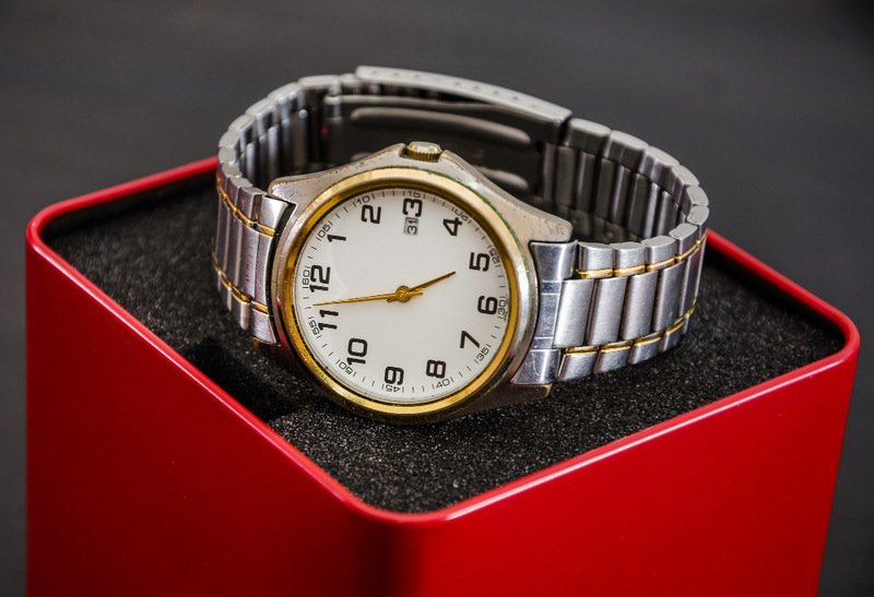 Đồng hồ cao cấp dành tặng chồng dịp đặc biệt