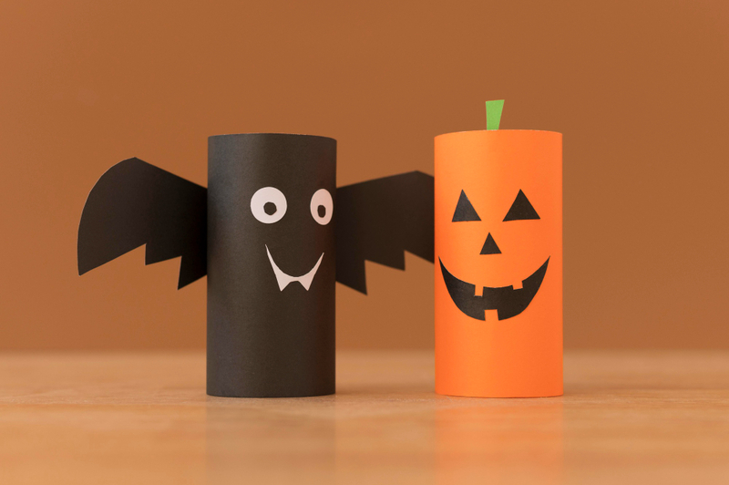 Son môi làm quà Halloween cho bạn gái