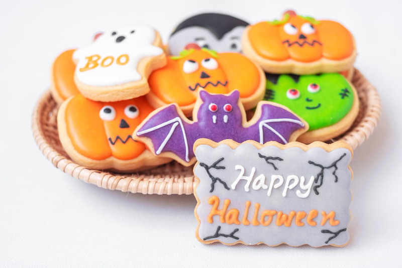 quà Halloween cho bé bánh kẹo nhiều màu sắc