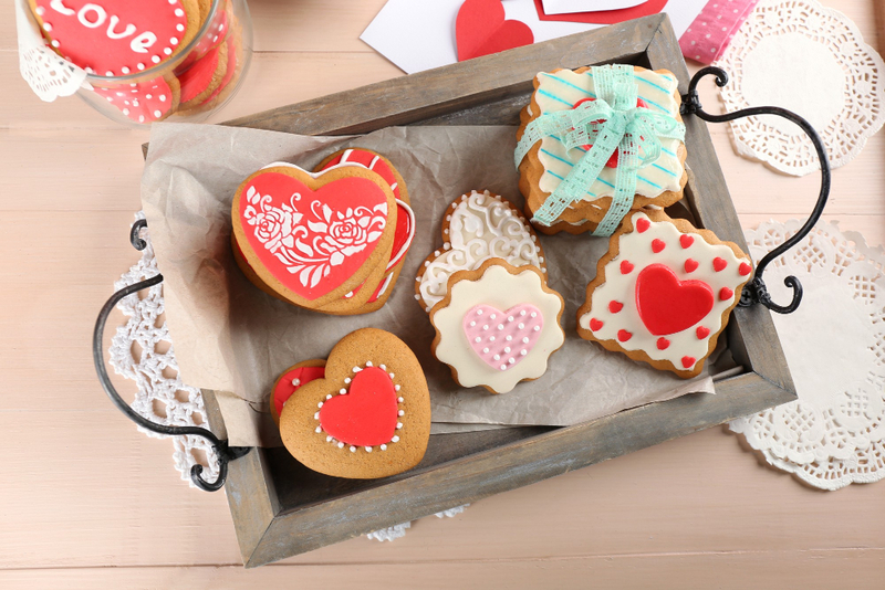 Alt: Bánh cookie cupcake làm quà cưới tặng khách.