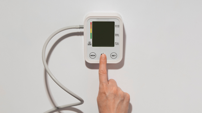 Máy theo dõi sức khỏe