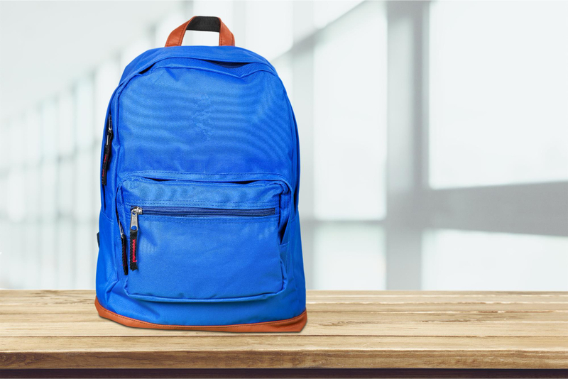 Balo in logo công ty sử dụng làm quà tặng quảng cáo khuyến mãi.