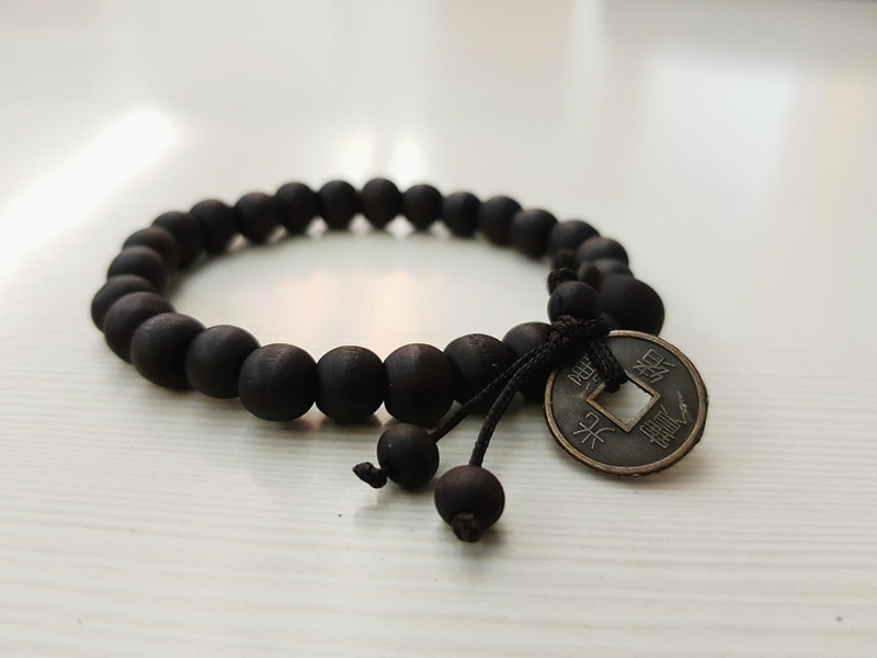 Vòng tay phong thủy làm quà tặng sếp nam lên chức, quà tặng sếp thăng chức và quà tặng sếp khi lên chức ý nghĩa.