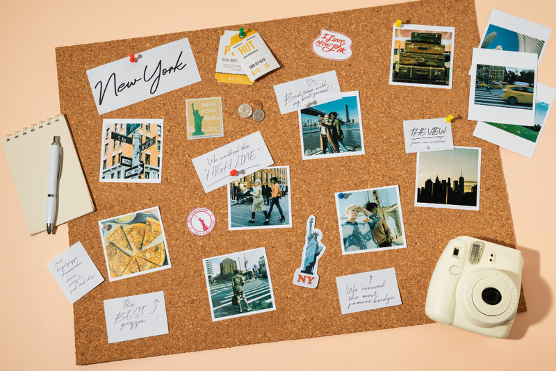 Alt: Album ảnh tập thể ghi lại kỷ niệm công ty