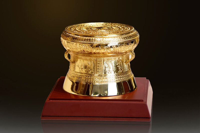 Mô hình trống đồng vàng dùng làm quà tặng doanh nhân