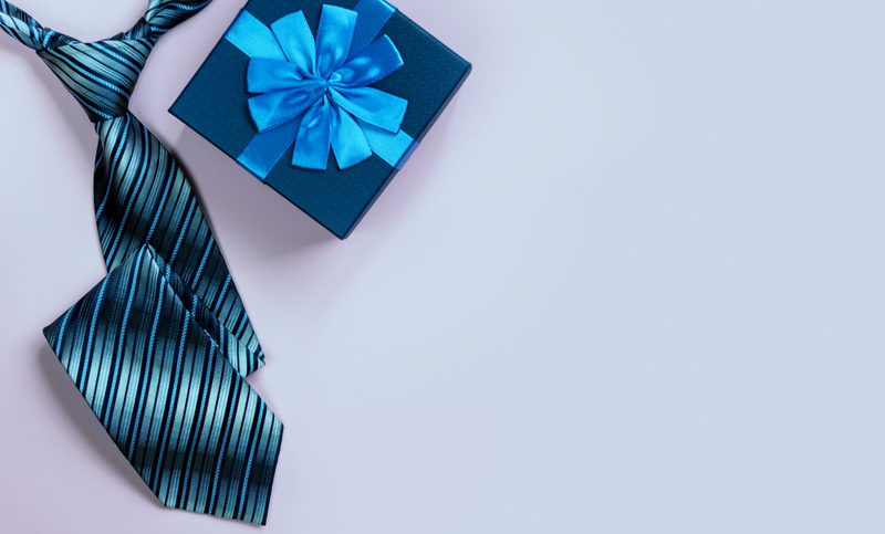 Alt: Cà vạt nam lựa chọn quen thuộc khi mua quà tặng Valentine cho nam