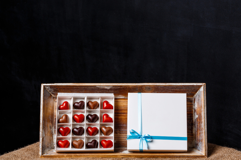 Alt: Quà Valentine tặng chồng bằng chocolate mang không khí yêu thương giản dị