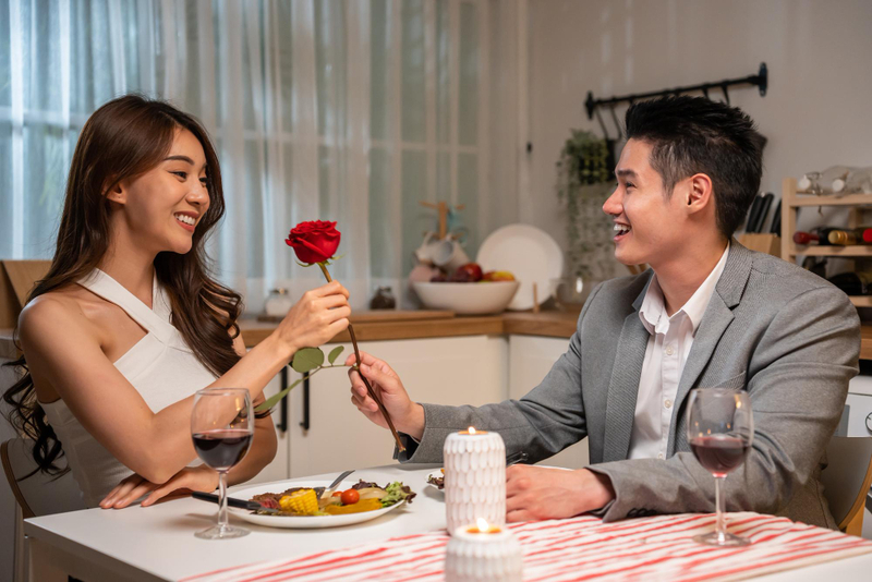 Alt: Bữa tối Valentine gợi ý quà tặng Valentine cho nam thiên về cảm xúc