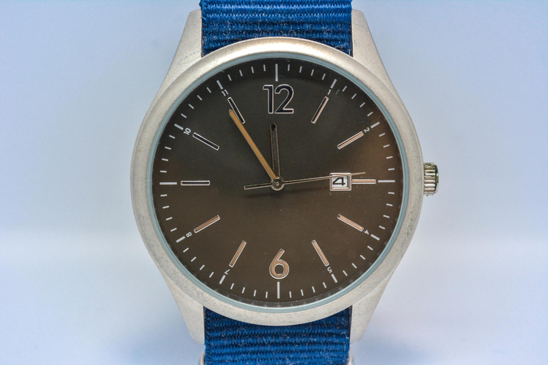 Alt: Quà 14/2 cho người yêu nam với đồng hồ dễ dùng hằng ngày