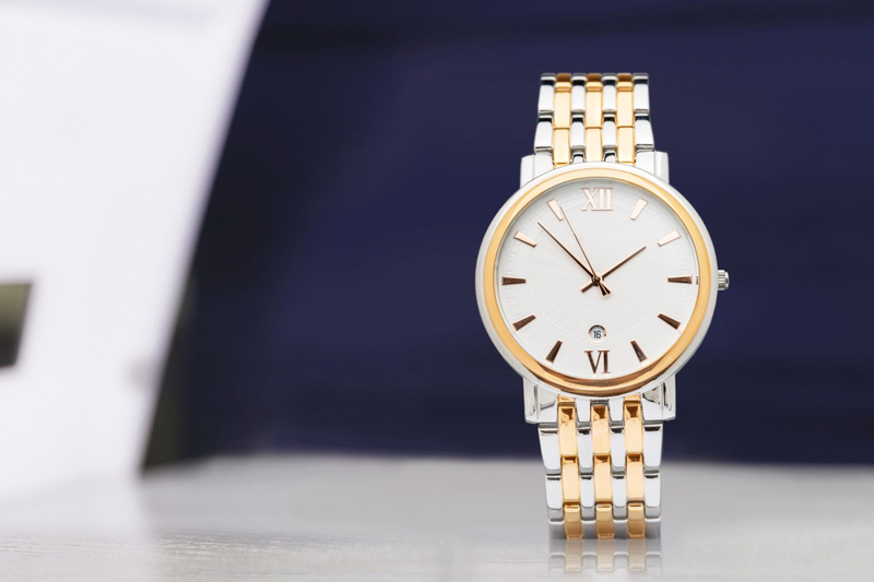 Alt: Quà Valentine 14/3 mang ý nghĩa thời gian và phong cách