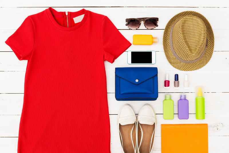 Alt: Quần áo mới được chuẩn bị làm quà Tết cho bố mẹ chồng.