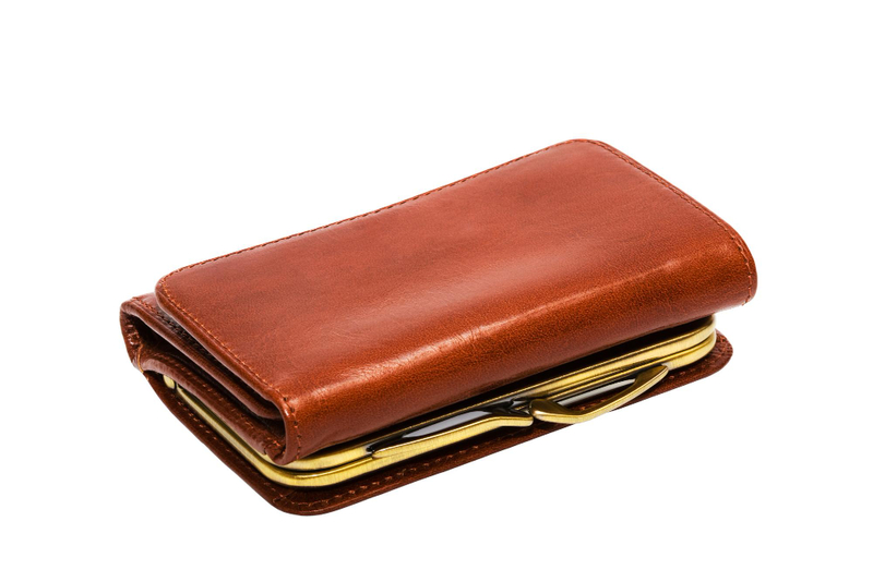 Alt: Ví da thật quà Tết tặng sếp sang trọng và ý nghĩa.