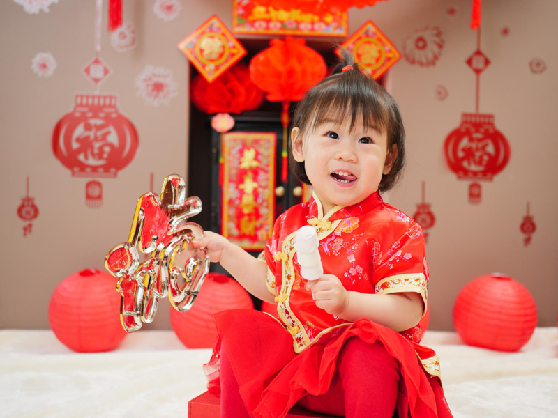 Alt: Bộ quần áo trẻ em diện Tết làm quà Tết cho bé.