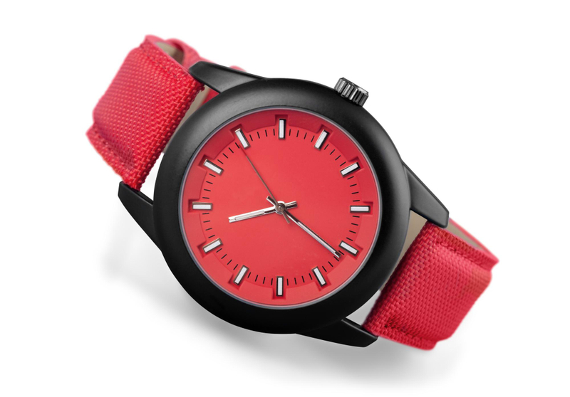 Alt: Đồng hồ trẻ em đầy màu sắc làm quà Tết cho bé.