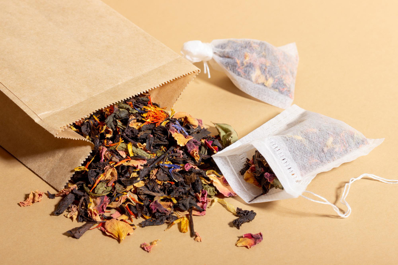 Alt: Hộp trà thảo mộc tặng bố mẹ người yêu.