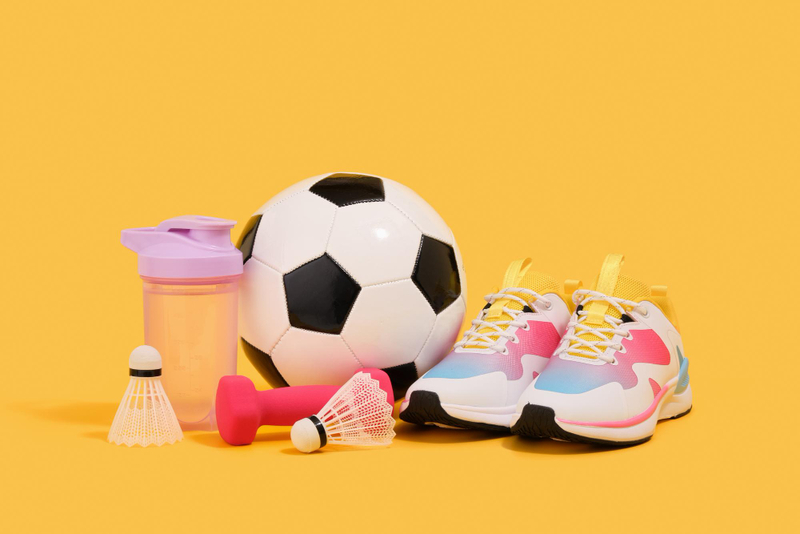 Alt: Bộ dụng cụ thể thao trẻ em dùng làm quà Tết cho bé.