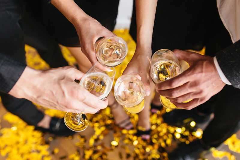 Alt: Chuẩn bị thực đơn cho tiệc year end party doanh nghiệp