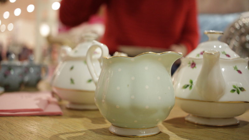 Bộ ấm trà gọn đẹp dùng làm quà ra mắt nhà bạn trai