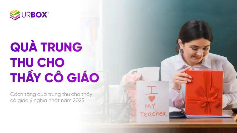tặng bánh trung thu cho cô giáo